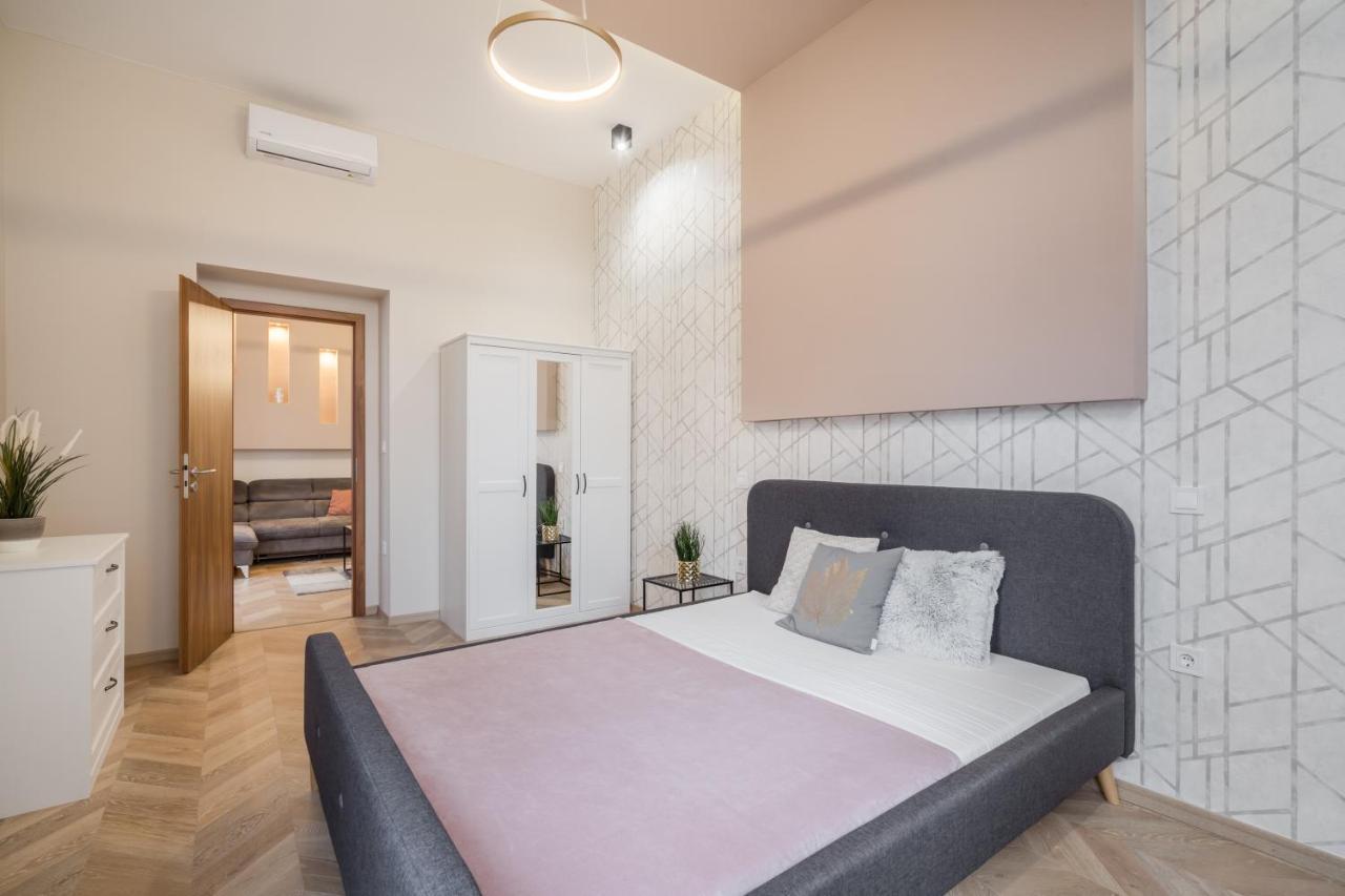 Apartamento Amora Homes 3 Bedrooms Bright Flat In The Heart Of The -free Parking Need Reservation