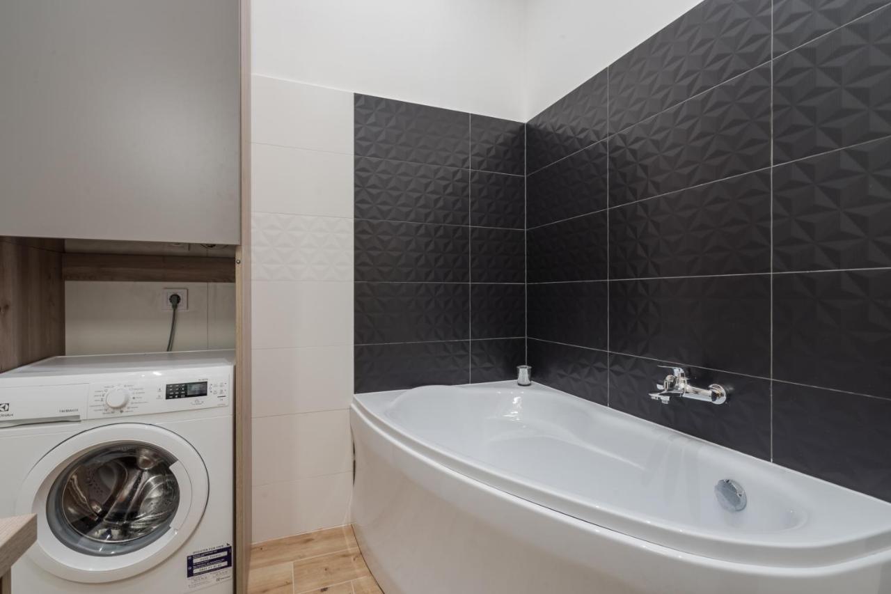 Apartamento Amora Homes 3 Bedrooms Bright Flat In The Heart Of The -free Parking Need Reservation