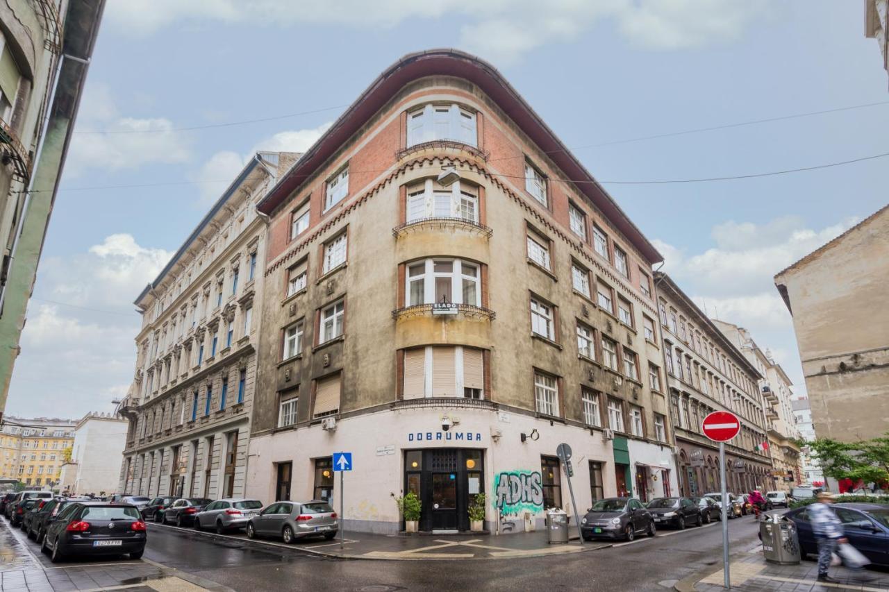 Amora Homes 3 Bedrooms Bright Flat In The Heart Of The -free Parking Need Reservation Budapest