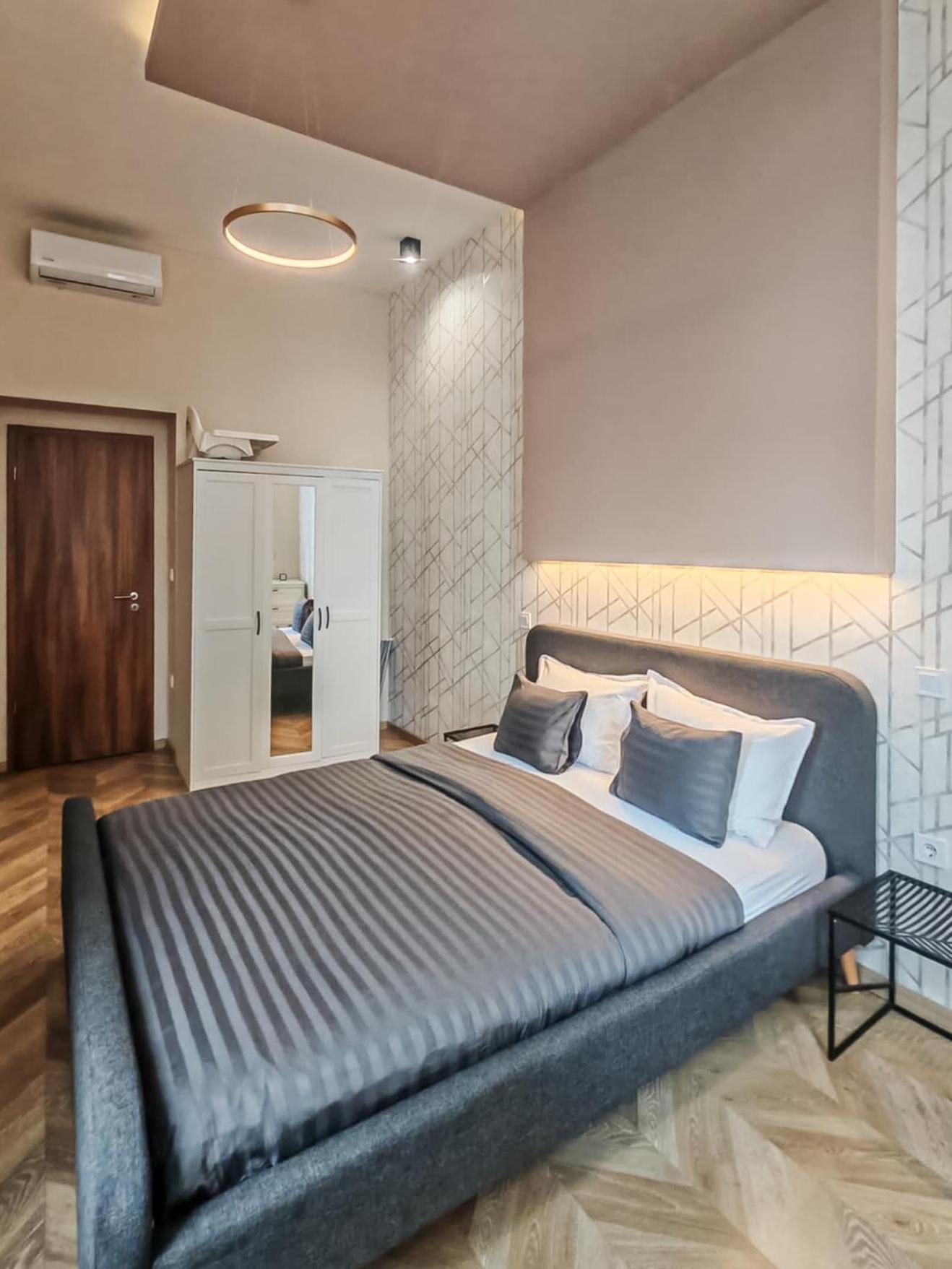 Amora Homes 3 Bedrooms Bright Flat In The Heart Of The -free Parking Need Reservation